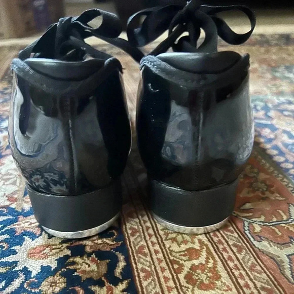 EUC Capezio tap shoes. Worn a few times to finish out the tap season.W5, M7 - Picture 2 of 8